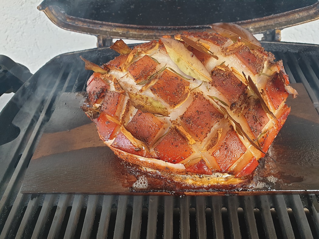 Schweine Krustenbraten vom Grill